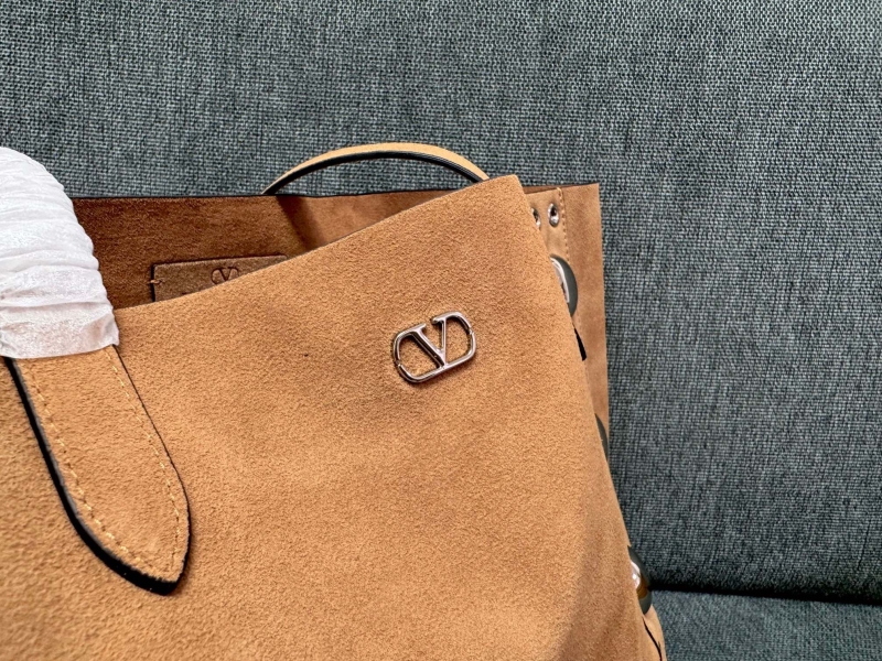 Va1e*ntin0 shopping bag